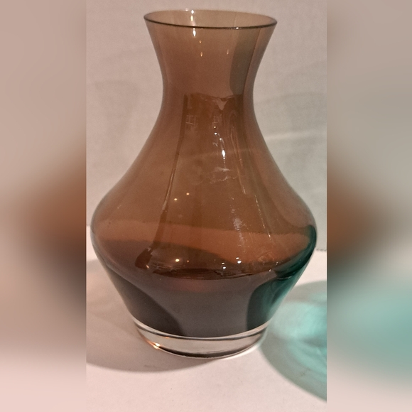 Two vintage brown and green glass small vases. - Picture 4 of 6